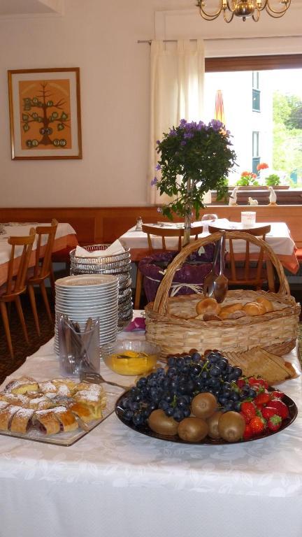 Hotel Haselried Tirolo Luaran gambar