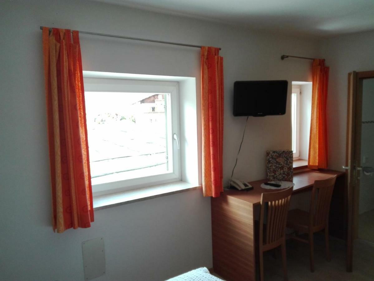 Hotel Haselried Tirolo Luaran gambar